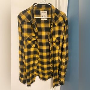 Young LA mens fitted Flannel size XL